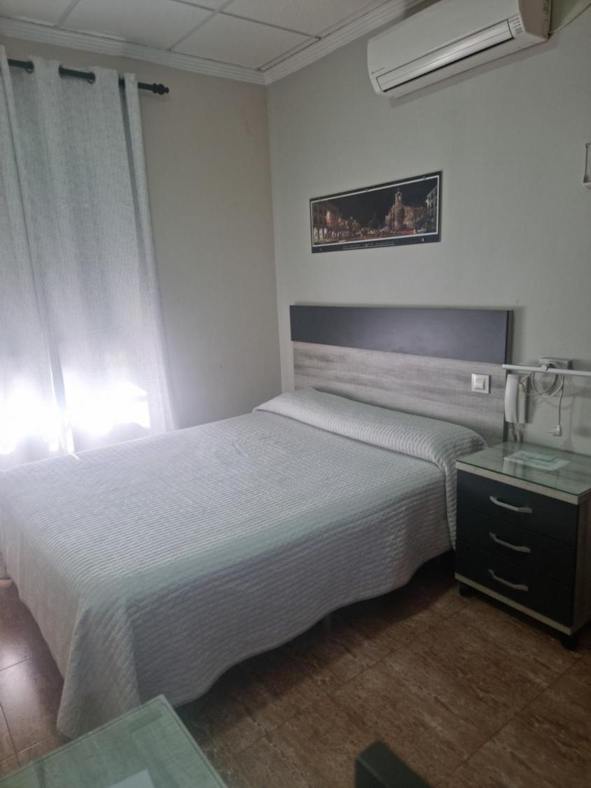 Hostal Restaurante El Paraiso Don Benito Kültér fotó