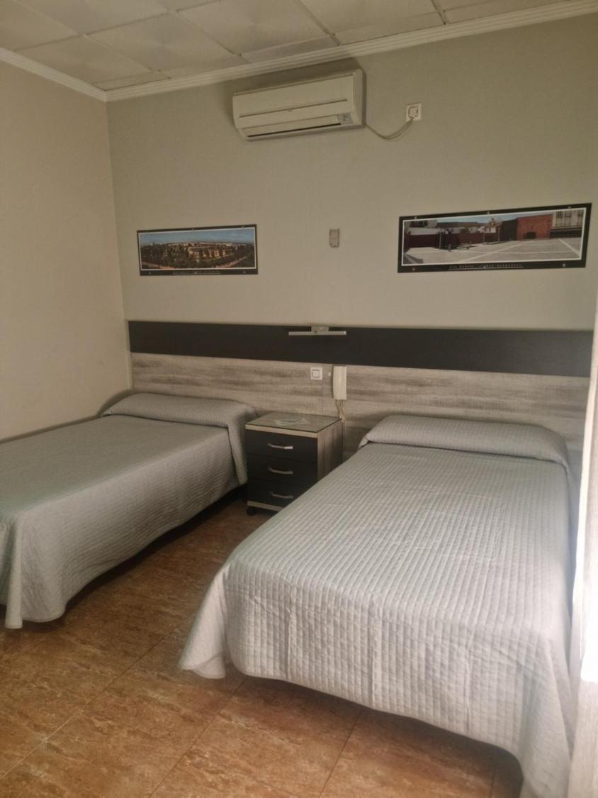 Hostal Restaurante El Paraiso Don Benito Kültér fotó