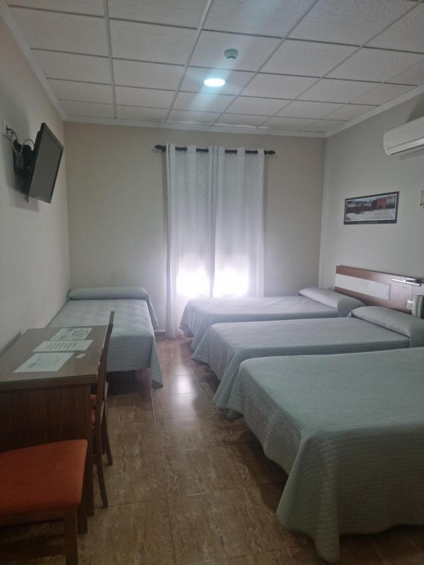 Hostal Restaurante El Paraiso Don Benito Kültér fotó