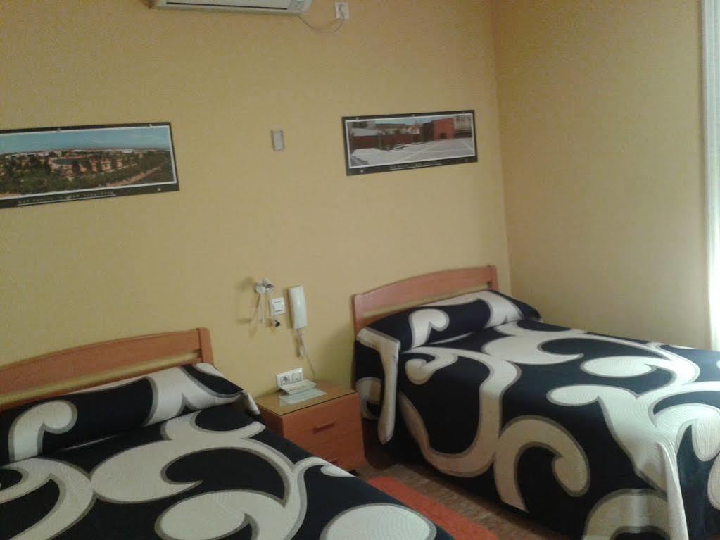 Hostal Restaurante El Paraiso Don Benito Kültér fotó