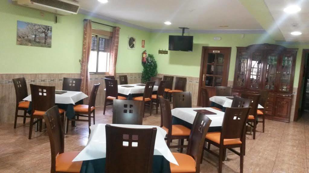 Hostal Restaurante El Paraiso Don Benito Kültér fotó