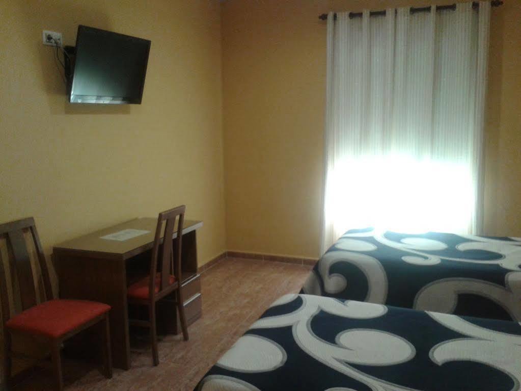Hostal Restaurante El Paraiso Don Benito Kültér fotó